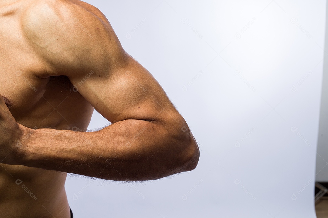 Braço musculoso