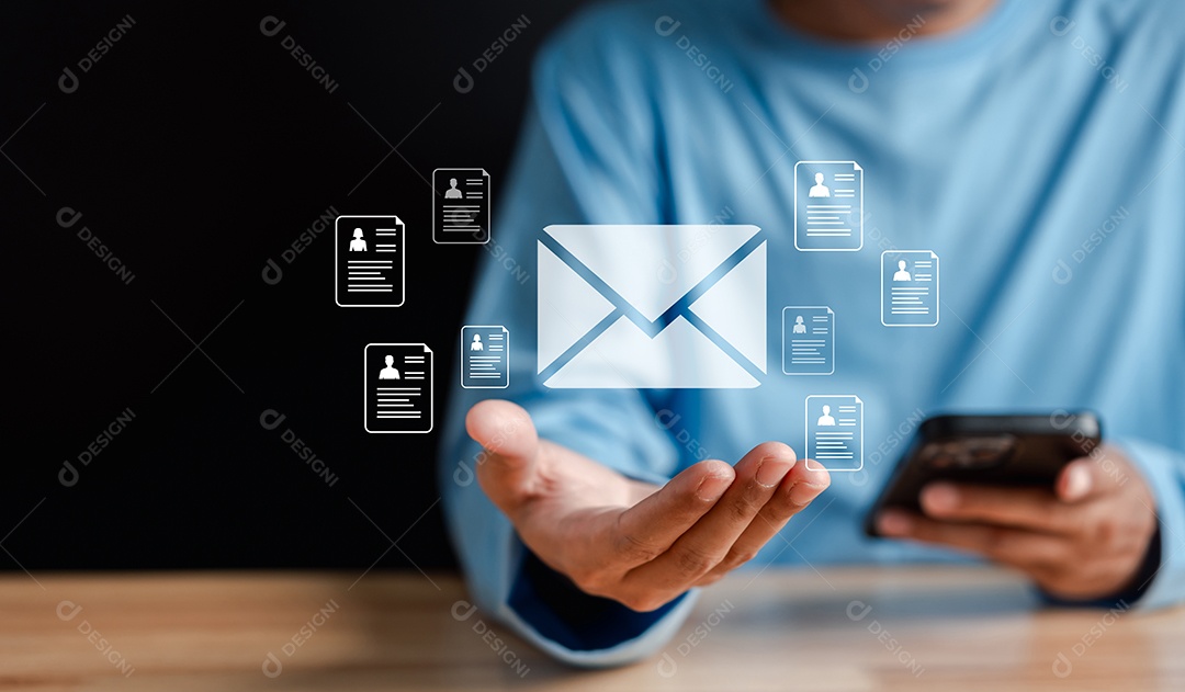 Homem jovem empresário em seu escritório