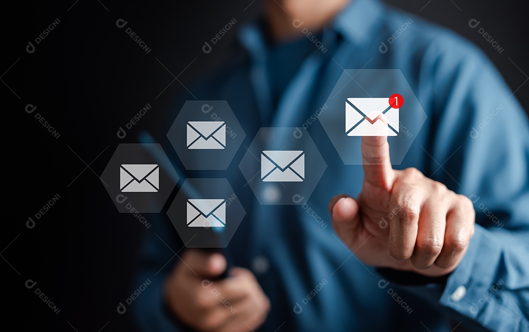 Homem jovem empresário em seu escritório