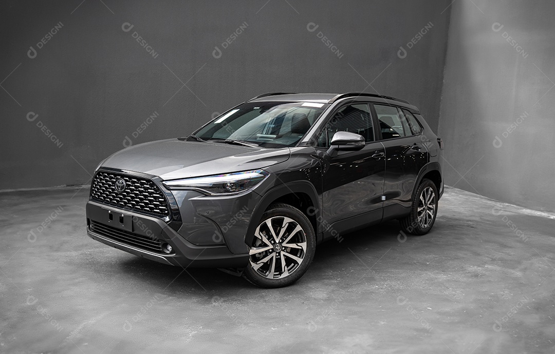 Veículo Toyota Corolla Cross isolado