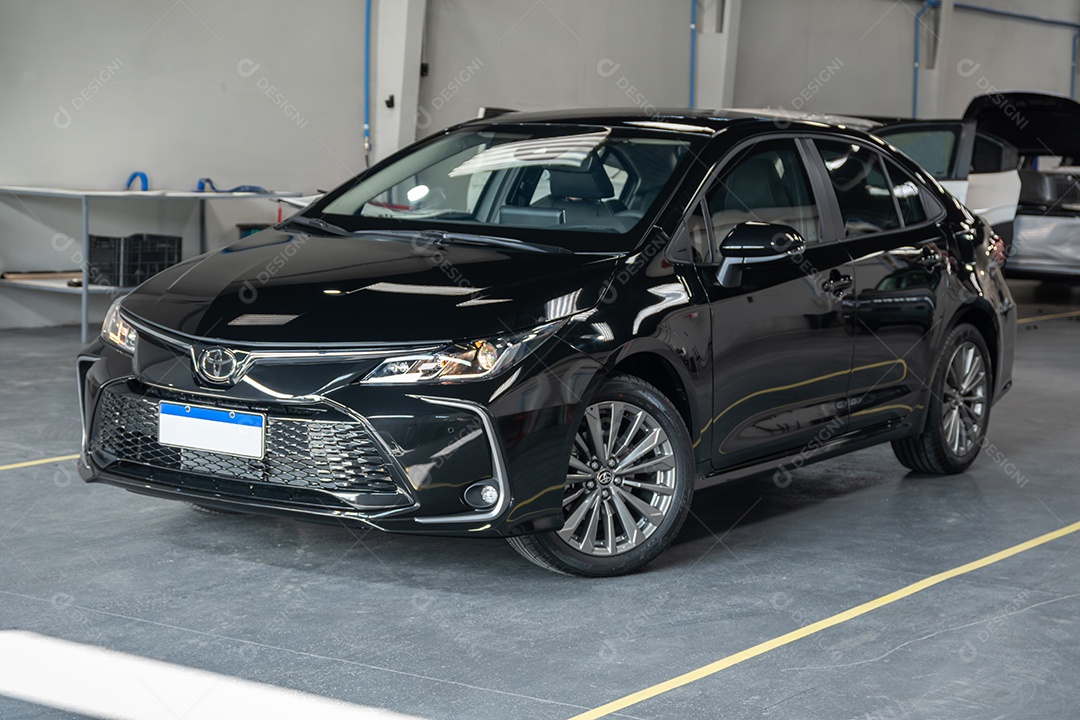 Toyota Corolla XEi estacionado