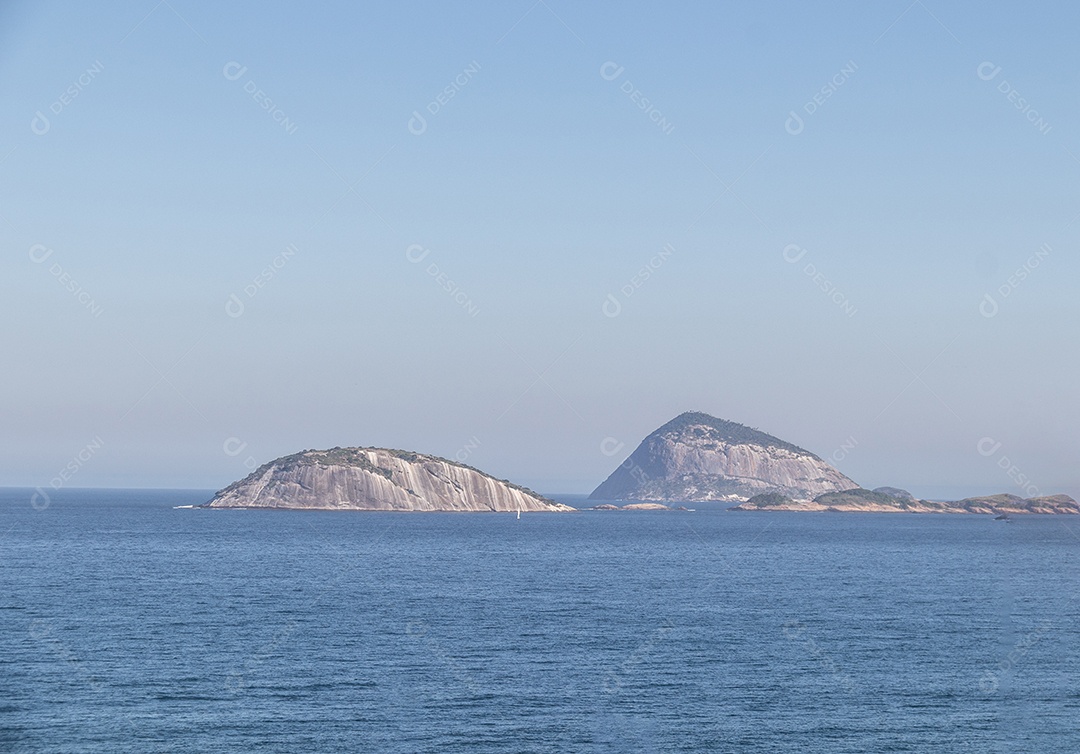 Ilhas Cagarras vistas da Praia de Ipanema