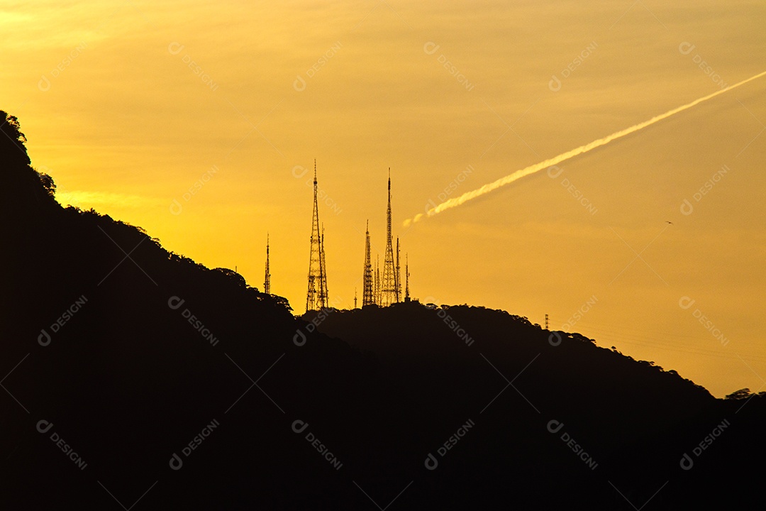 Silhueta das antenas do sumare
