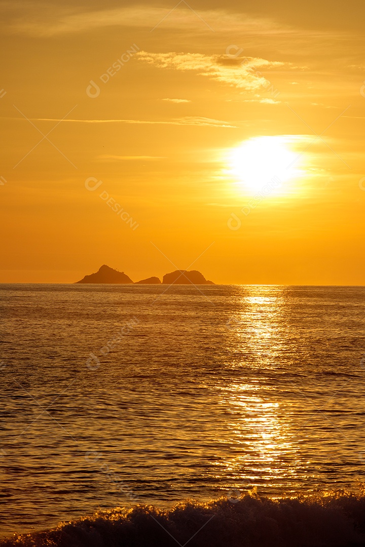 Pôr do sol na praia de Ipanema
