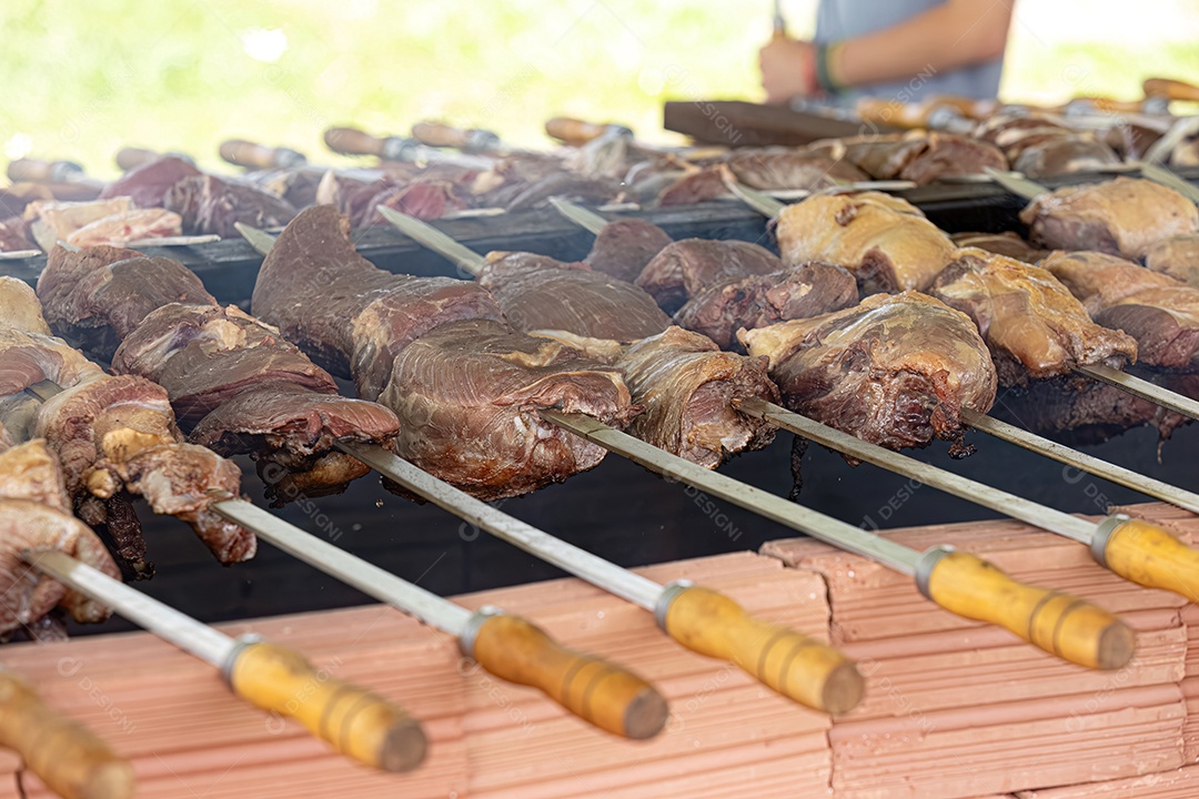 Carne em evento de churrasco brasileiro