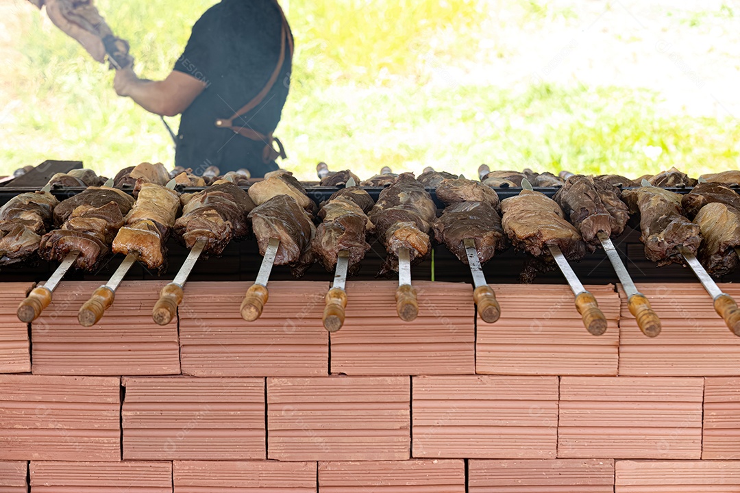 Carne em evento de churrasco brasileiro