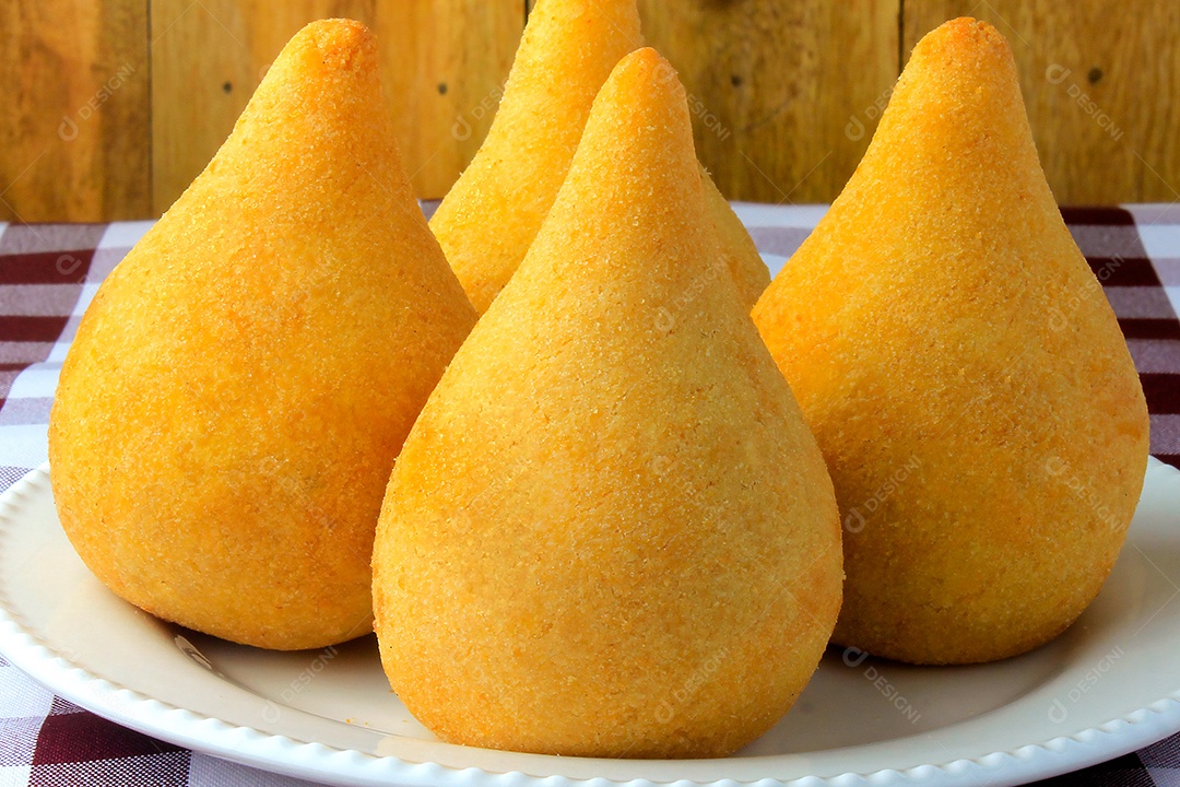 Coxinha de frango tradicional