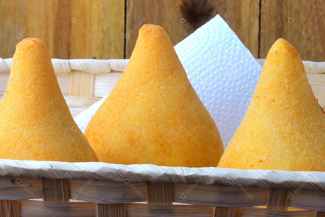 Coxinha de frango tradicional