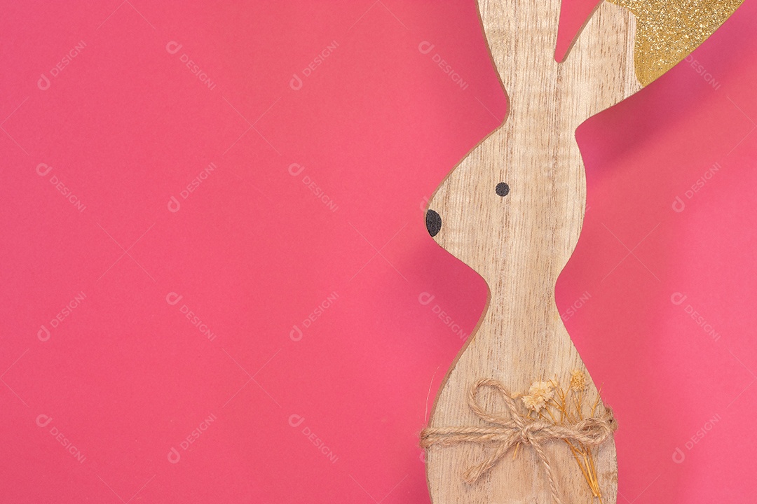 Coelhinho da páscoa de madeira artesanal