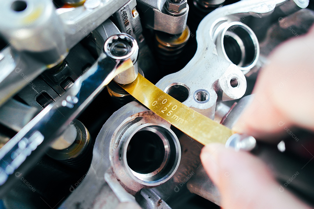 Verificando e ajustando válvulas de motor