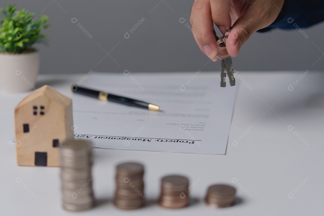 Jovem empresário em seu escritório