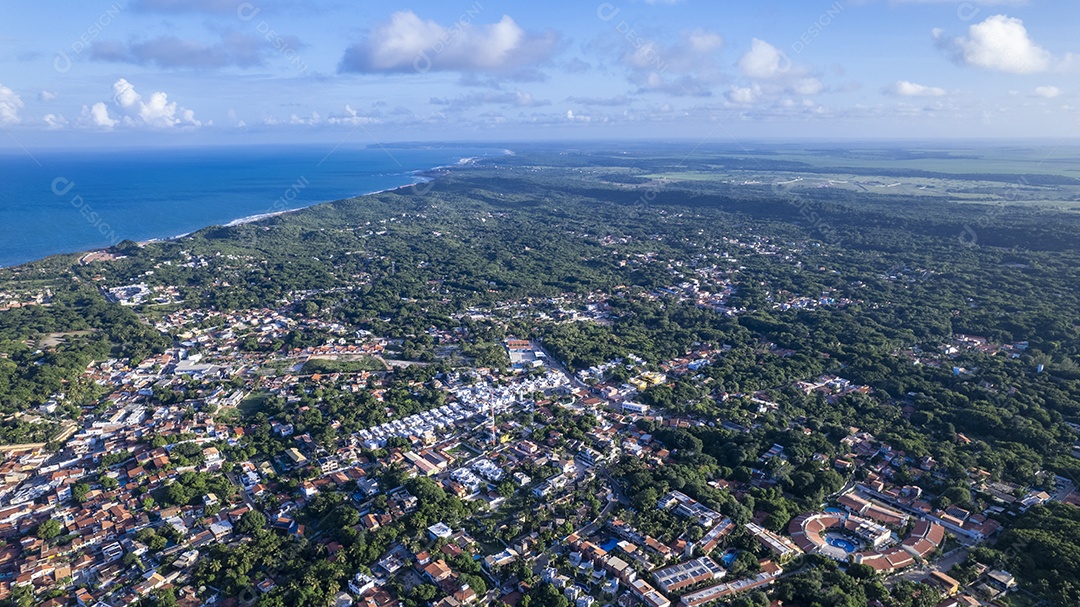 Vista aérea de cidade com fundo para a Praia de Pipa