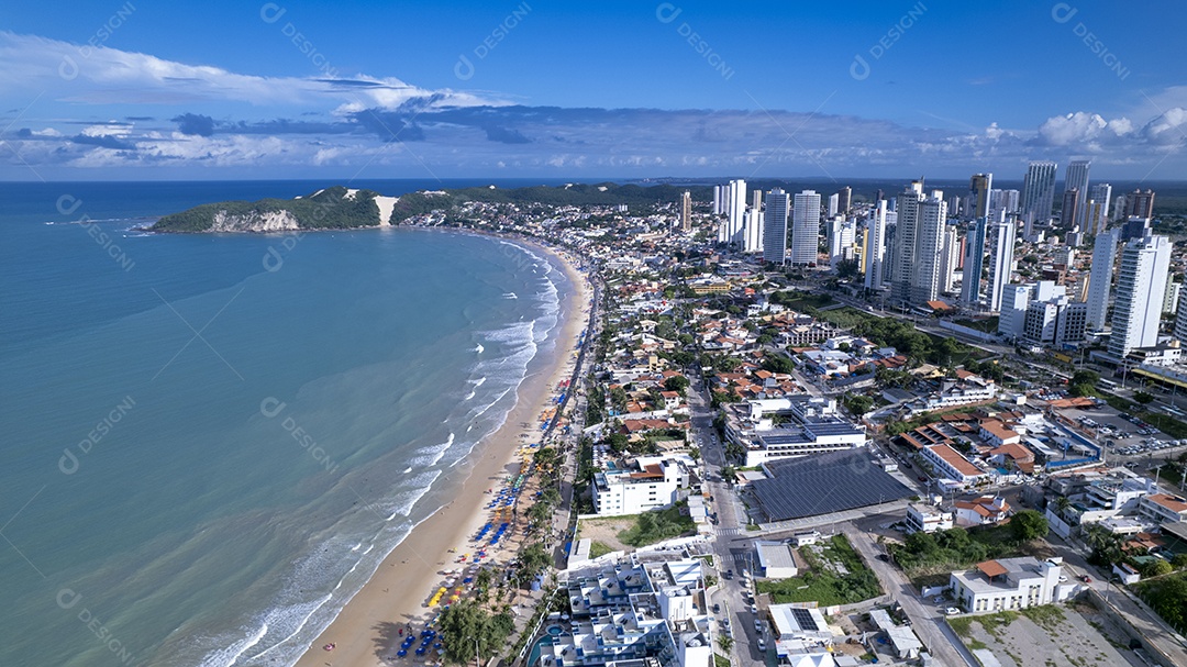 Vista aérea da praia de Ponta Negra e morro do careca em Natal