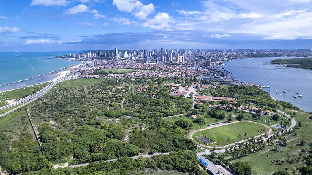 Vista aérea da praia, em Natal