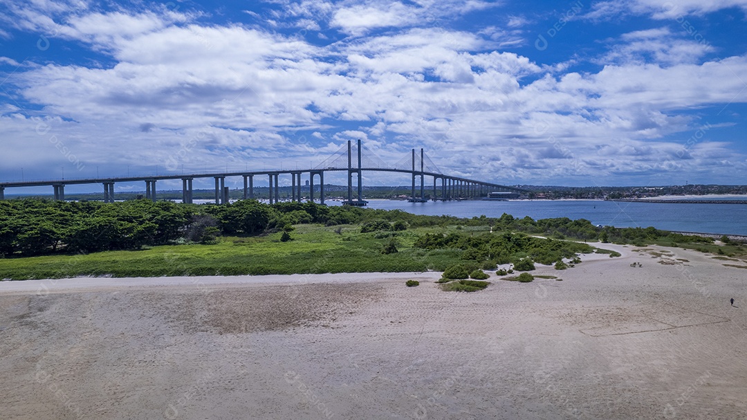 Bela vista da ponte de Newton Navarro