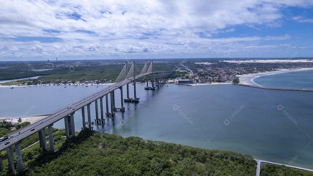 Vista sobre a ponte Newton Navarro em Natal