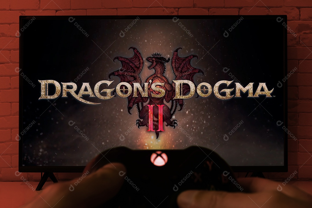 Homem jogando Dragons Dogma 2 com controle de Xbox