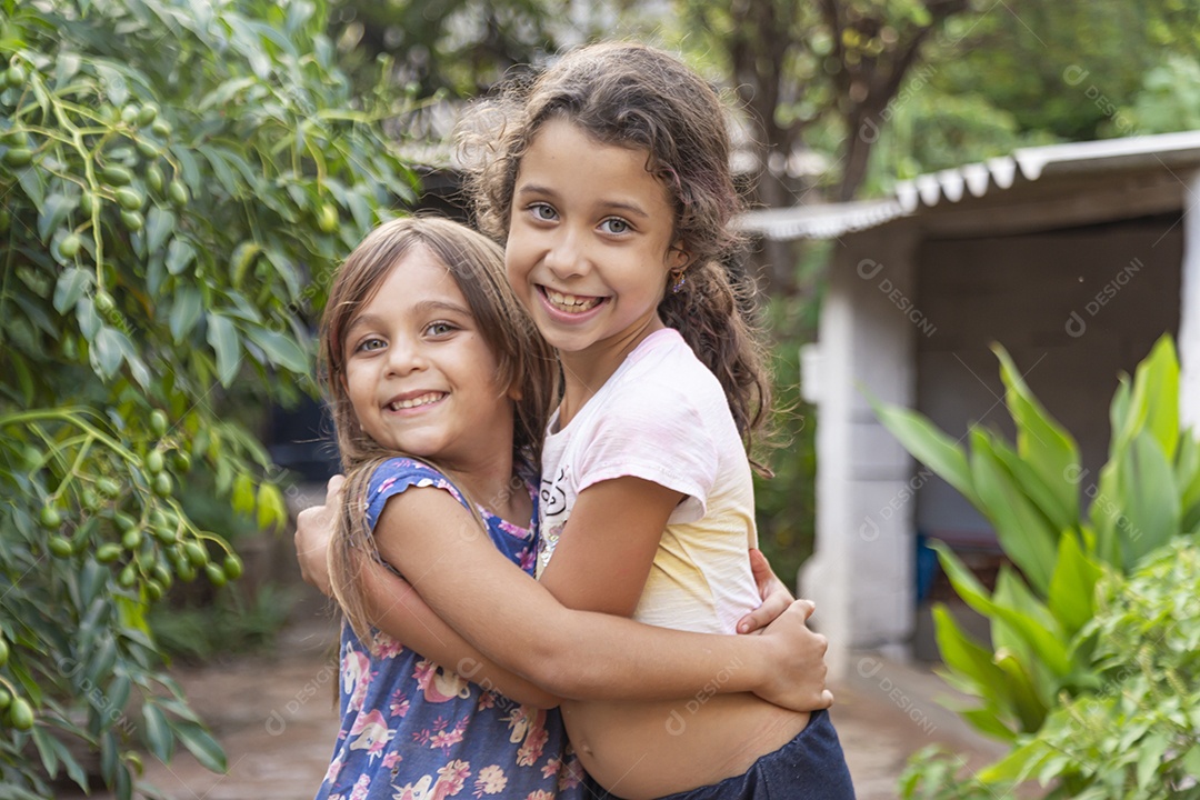 Lindas garotas jovens sorridentes