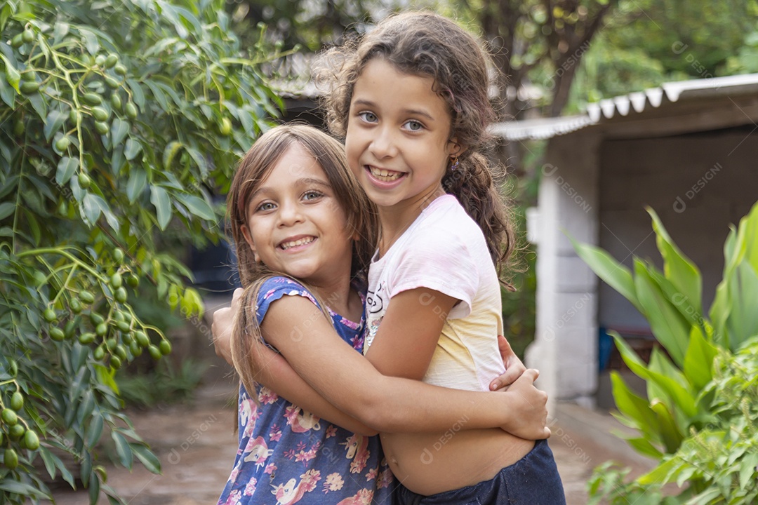 Lindas garotas jovens sorridentes