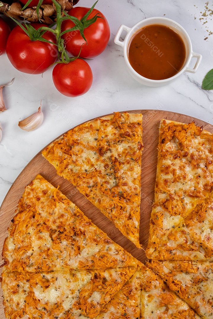 Pizza de frango com queijo deliciosa