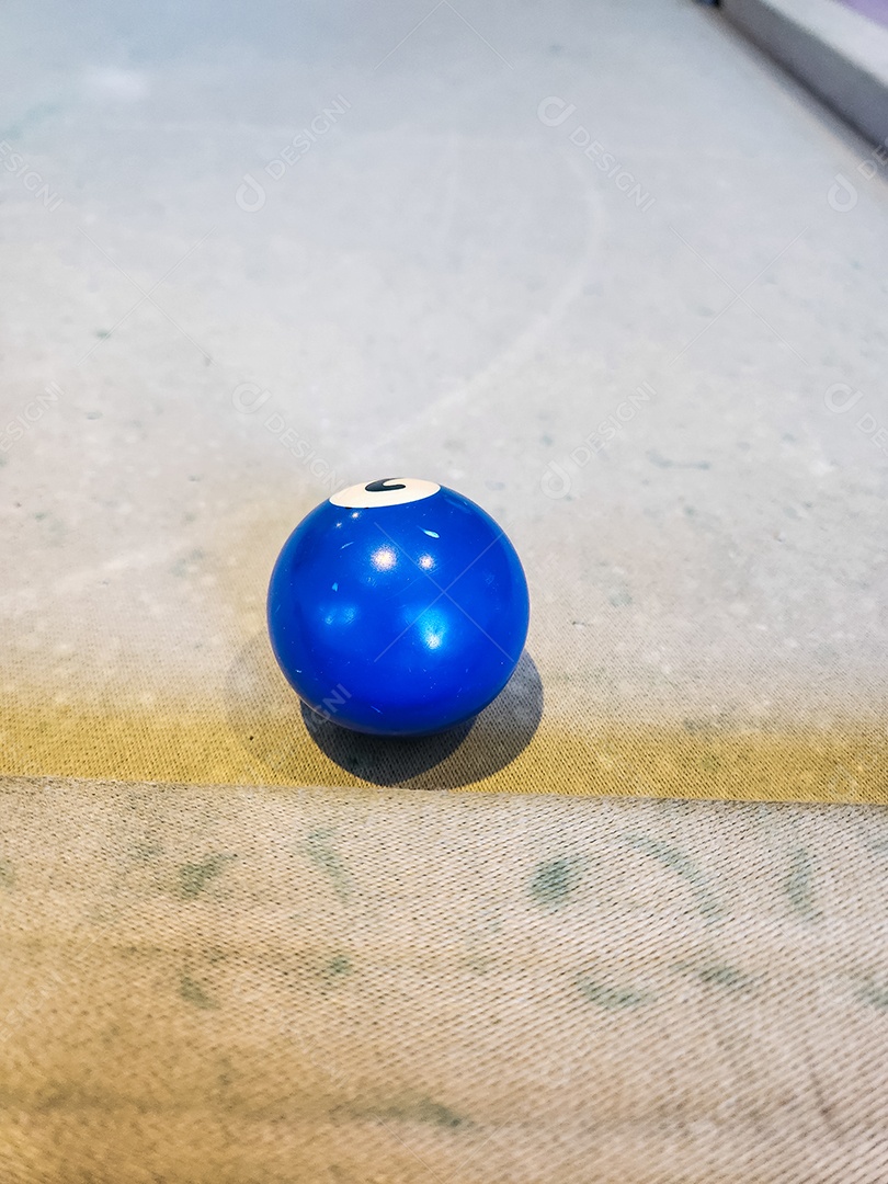 Bolas de sinuca sobre uma mesa