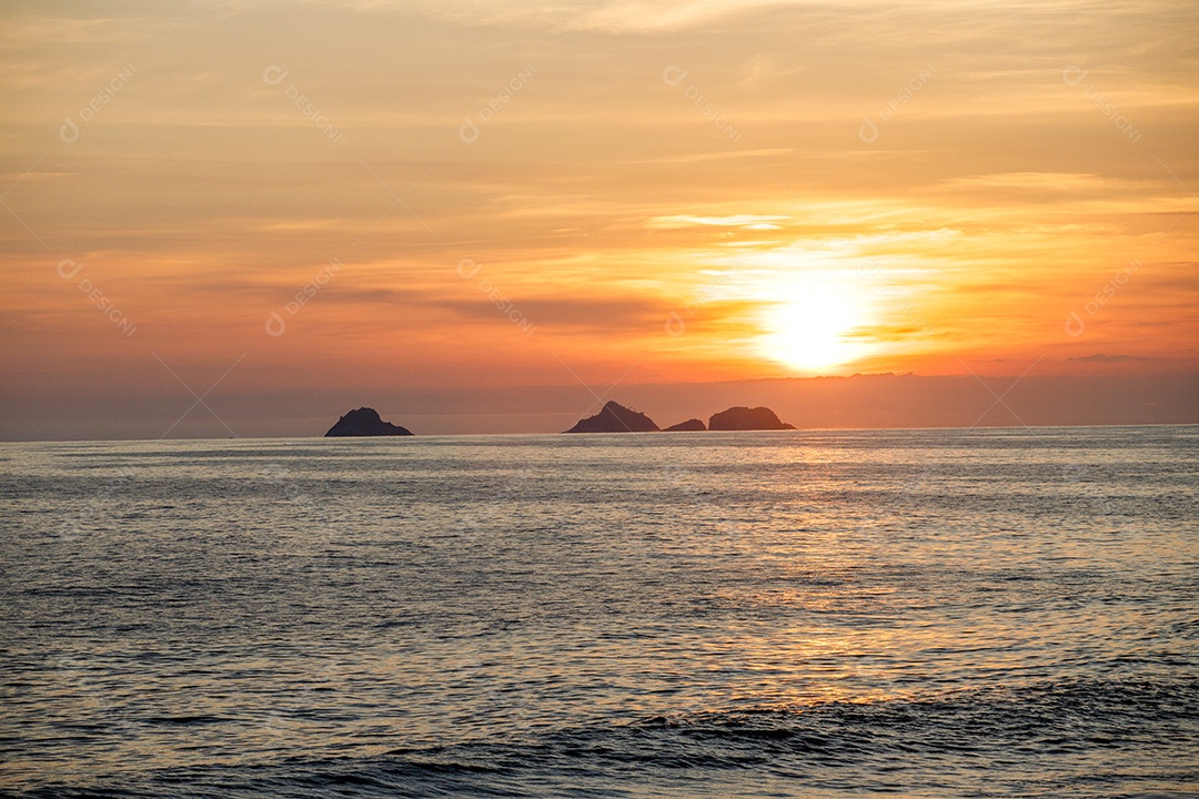 Pôr do sol na praia de Ipanema