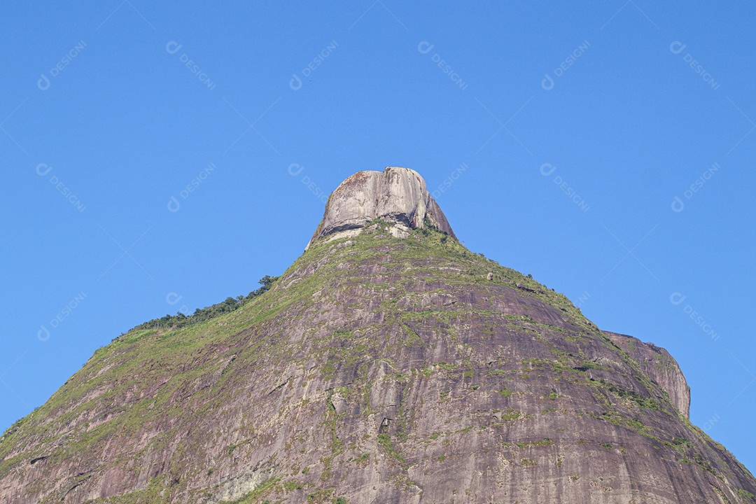 Vista da Pedra da Gávea da praia de São Conrado