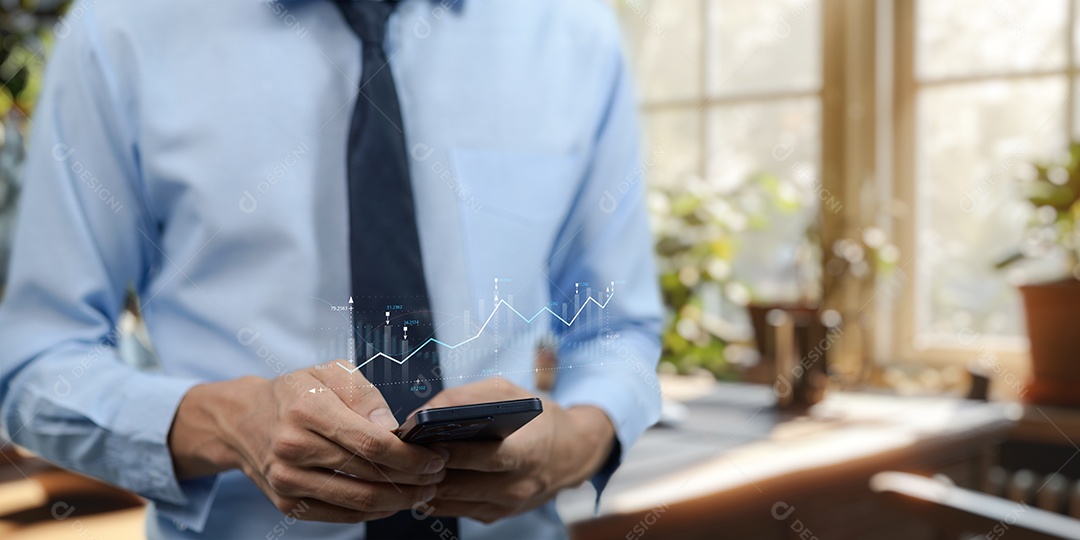 Homem jovem empresário mexendo em seu celular smartphone