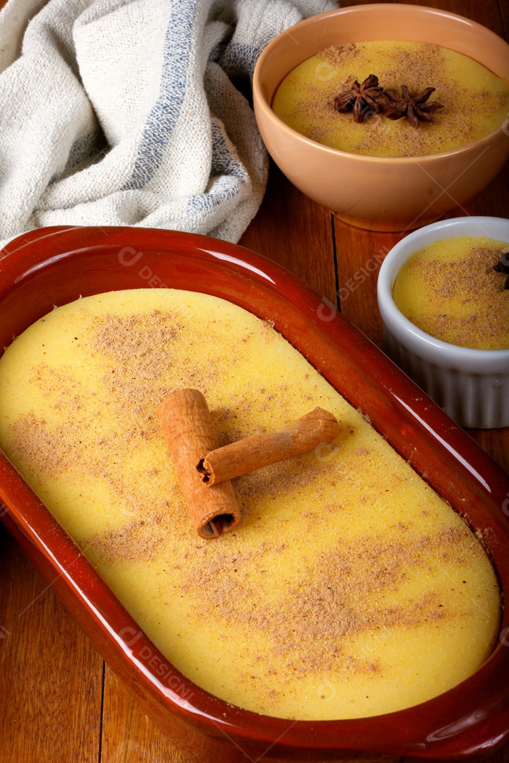 Curau de milho caseiro com canela