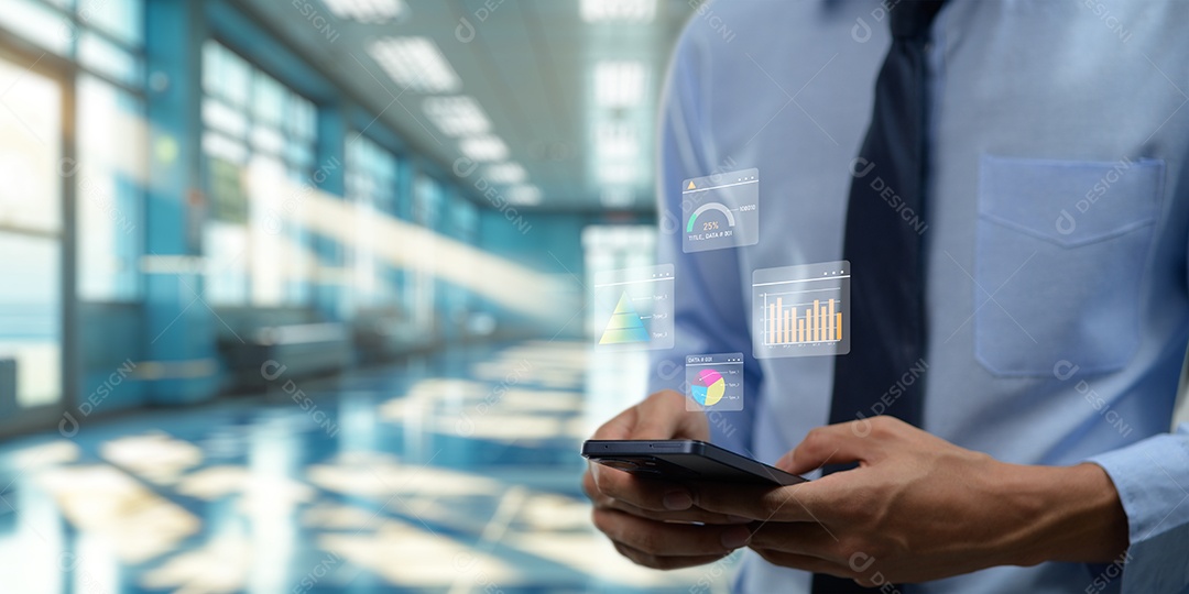 Homem jovem empresário mexendo em seu celular smartphone