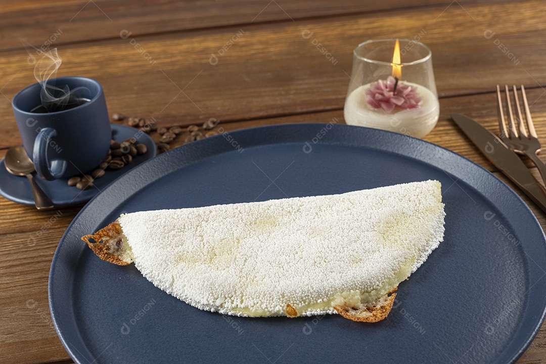 Tapioca de queijo com delicioso café quentinho