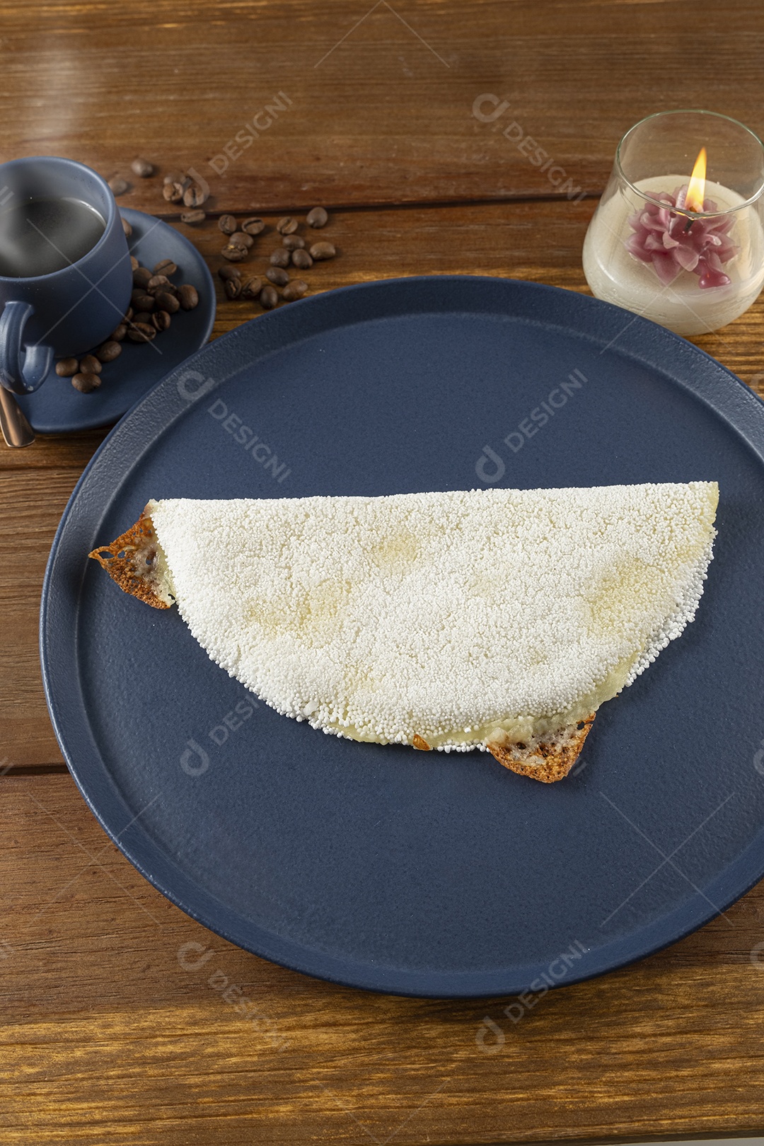 Tapioca ou beju de queijo com cafe