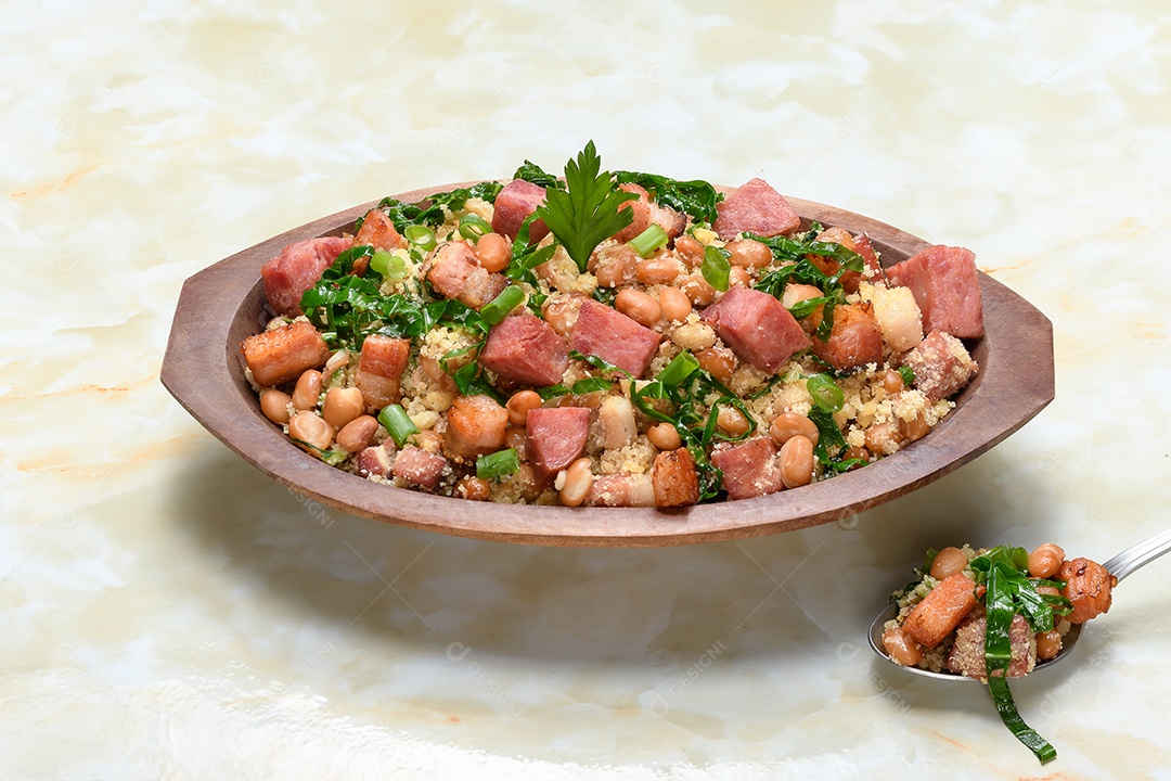 Prato de feijão tropeiro