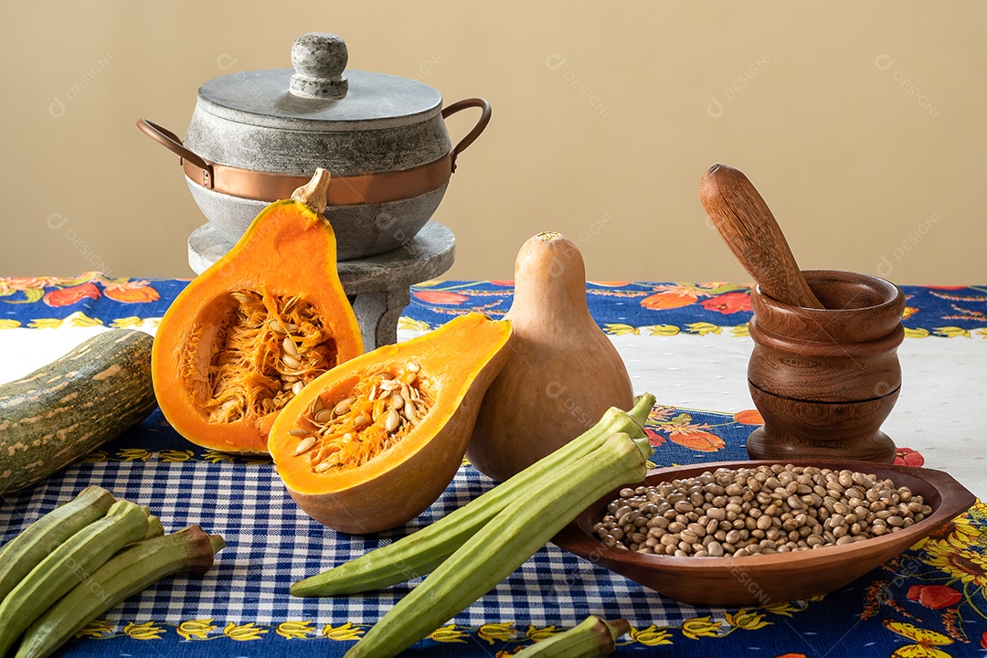 Ingredientes para fazer comida aboboras feijão quibos