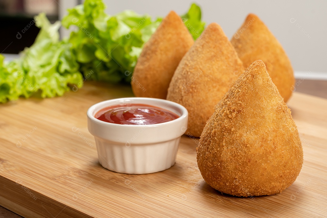 Coxinhas tradicional com katchup