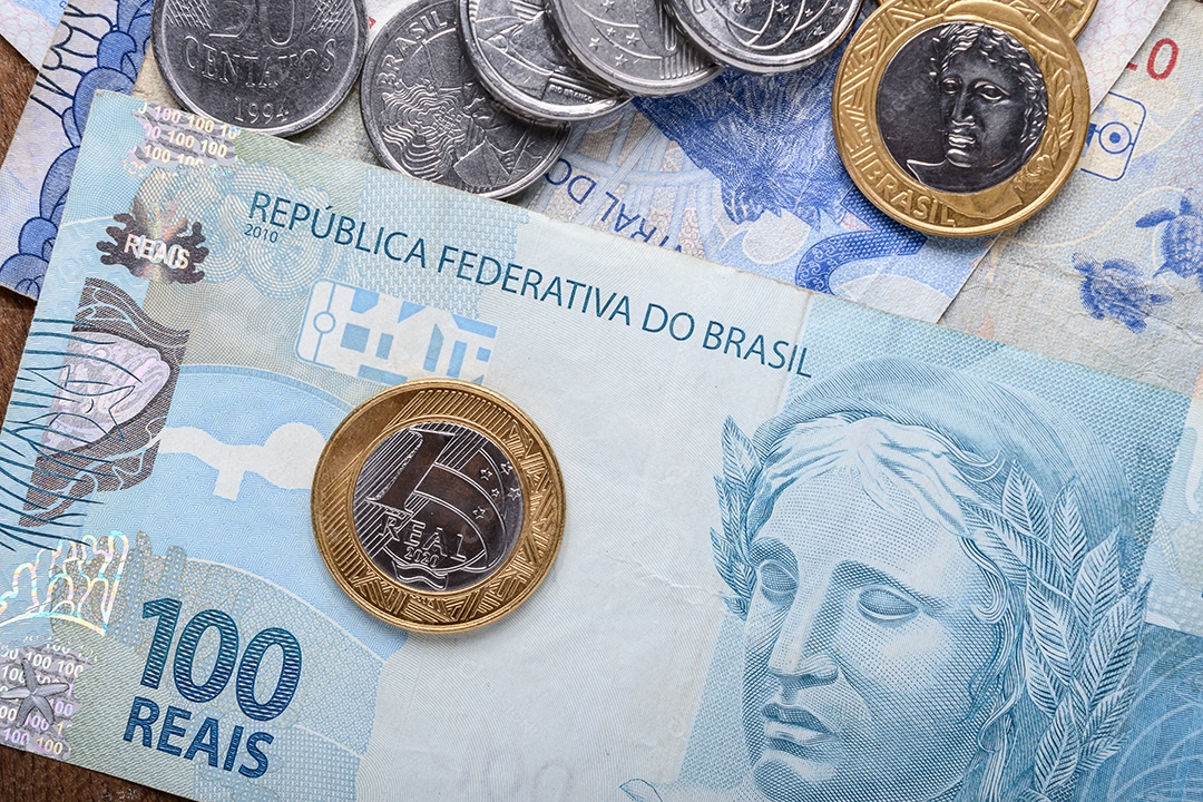 Dinheiros em notas e moedas
