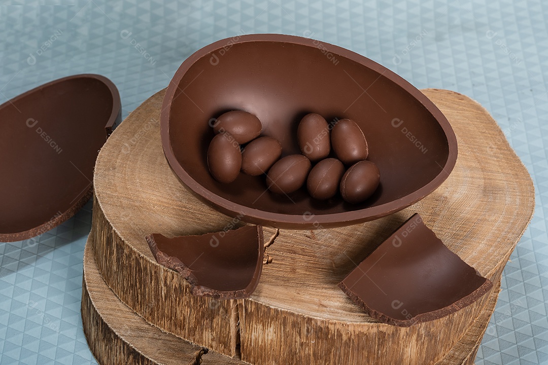 Ovos de chocolate para celebrar a páscoa