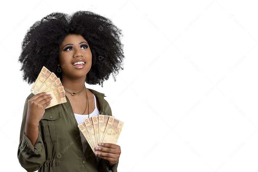 Jovem garota distraida segurando notas de dinheiro