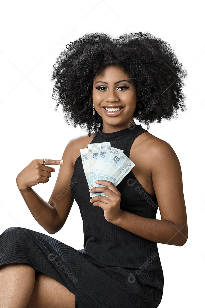 Garota jovem feliz segurando notas de dinheiro