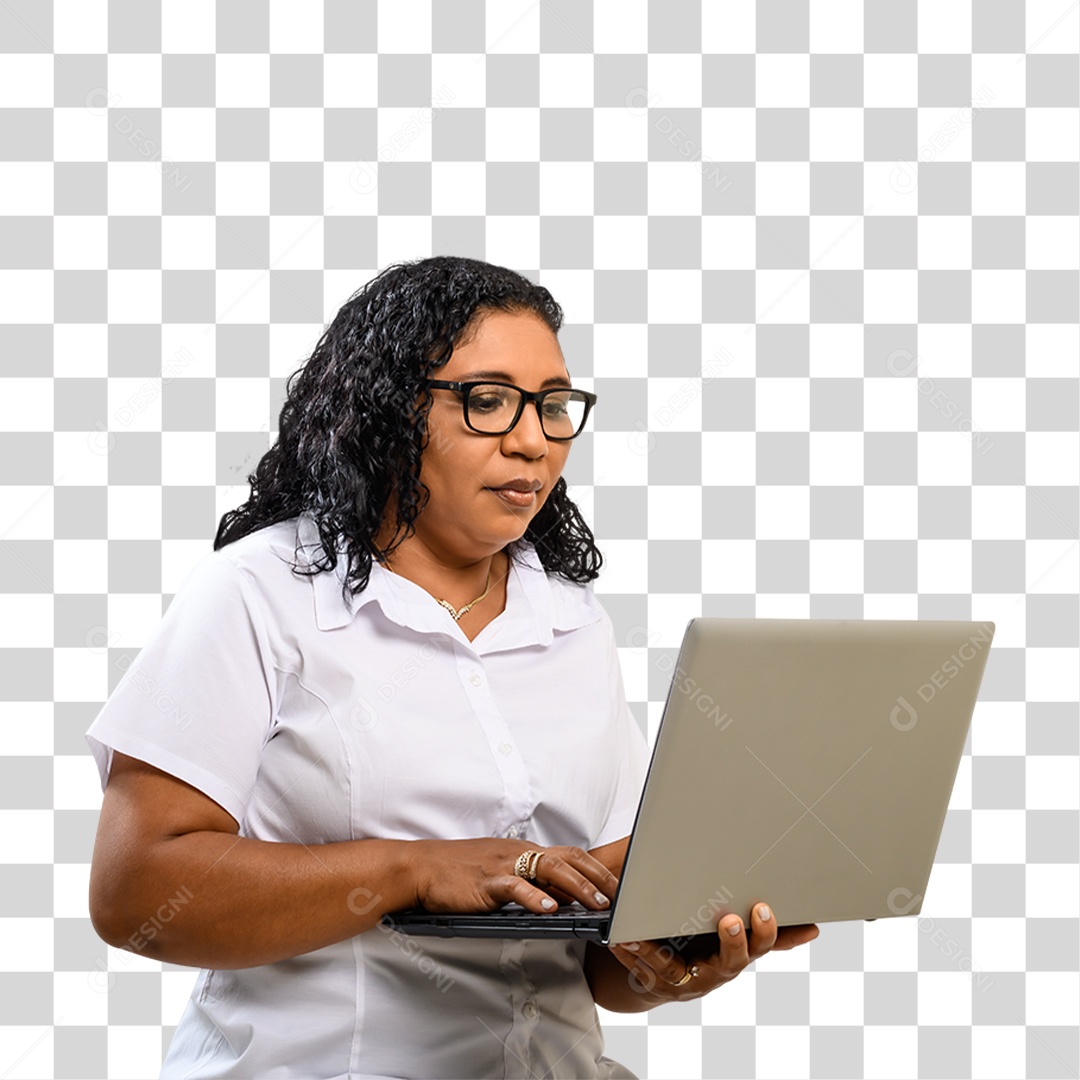 Mulher Morena Segurando Laptop PNG Transparente