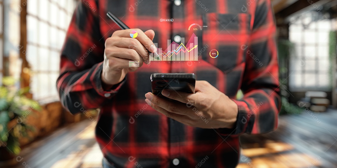 Homem jovem empresário mexendo em seu celular smartphone