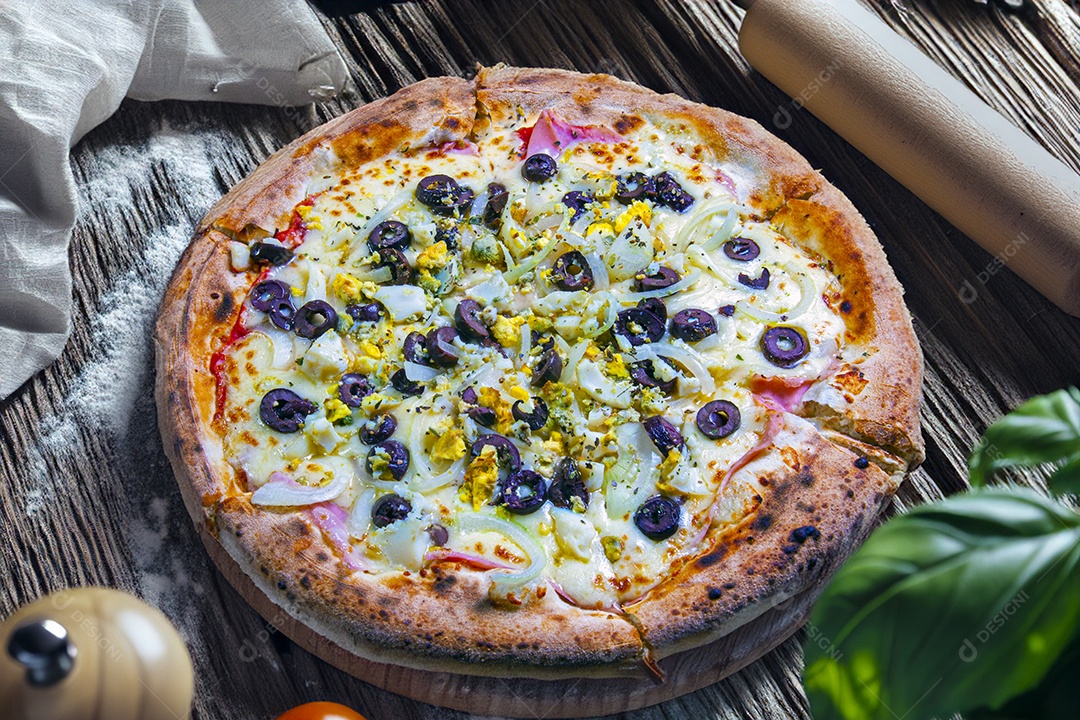 Pizza portuguesa tradicional