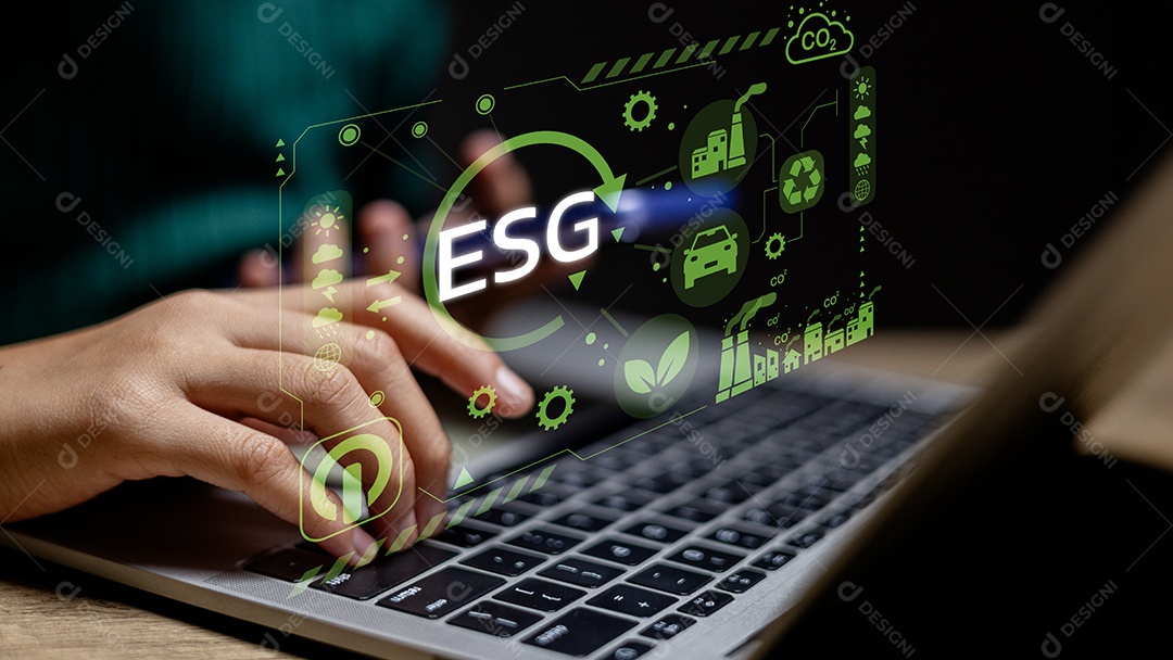 Uma pessoa está apontando para a palavra ESG conceito de sustentabilidade