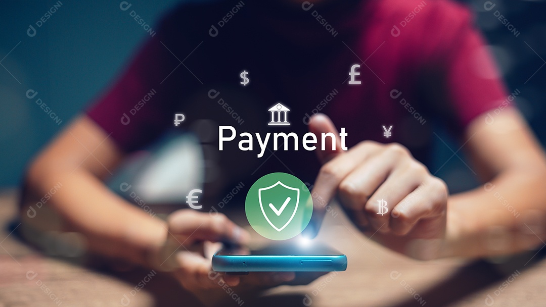 Uma pessoa está usando um telefone celular para pagar alguma coisa