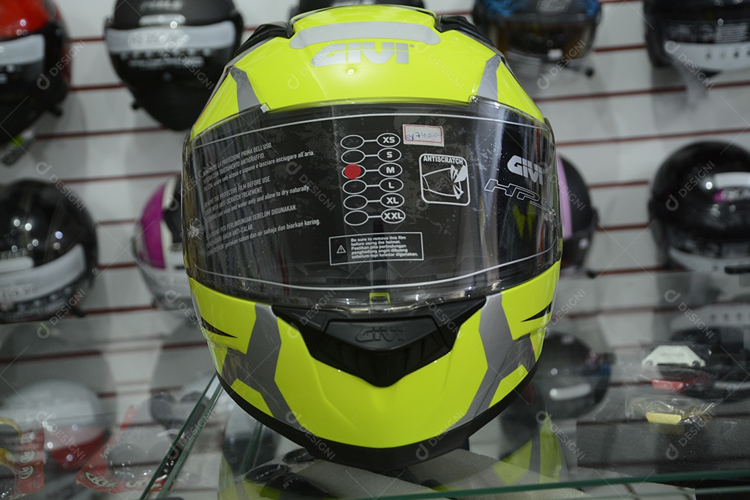 Capacete amarelo com cinza