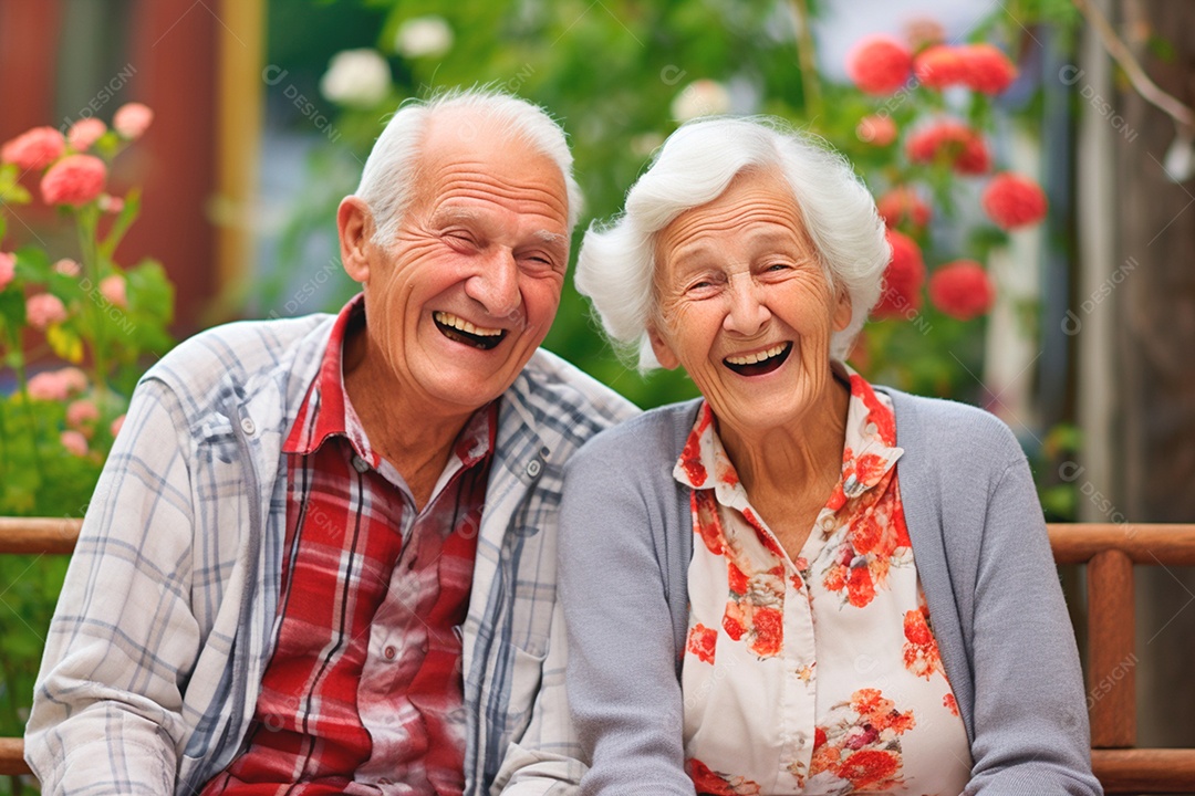 Casal felizes de idosos apaixonados