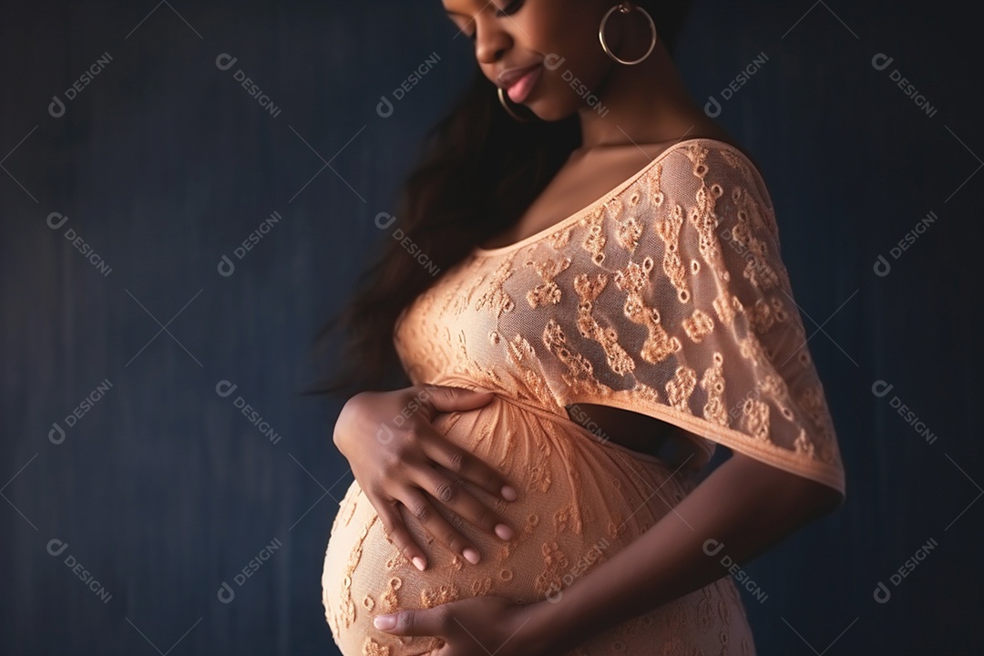 Linda mulher negra grávida