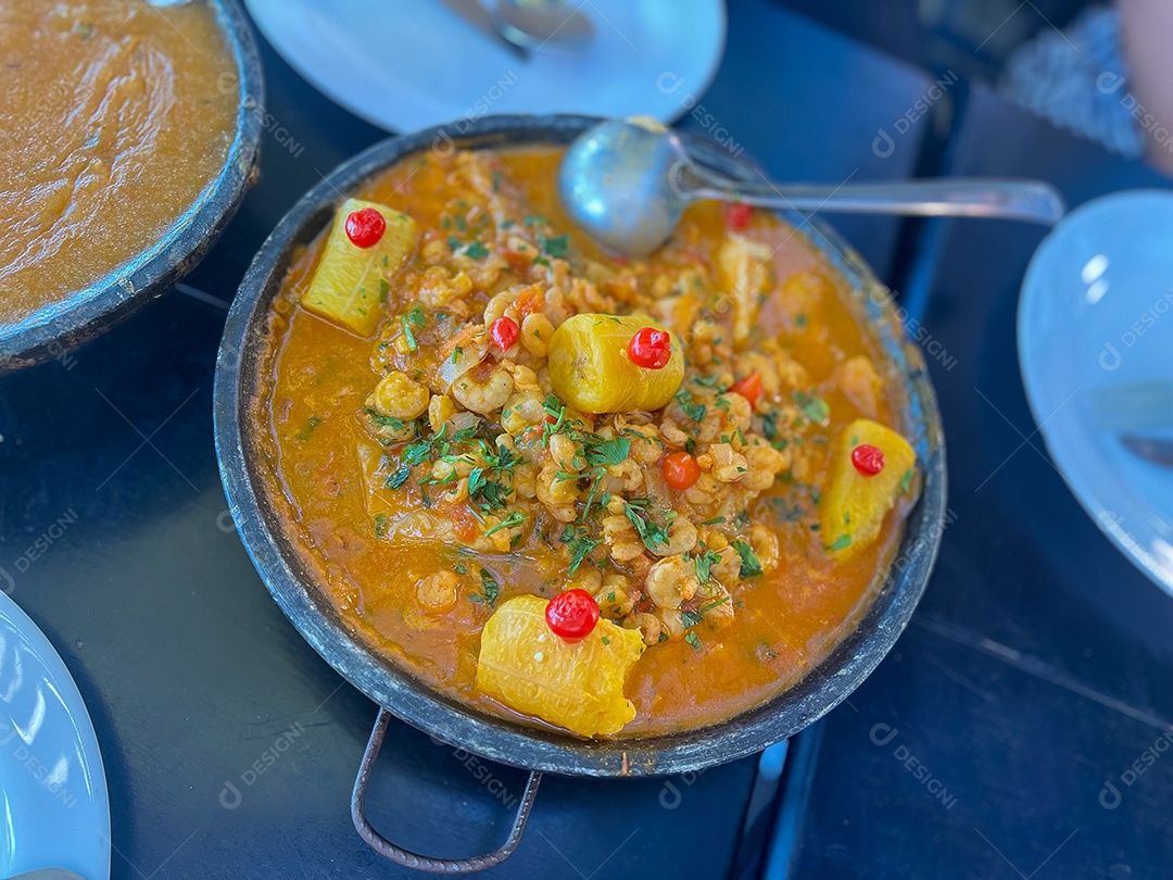 Moqueca de cação ao molho de camarão