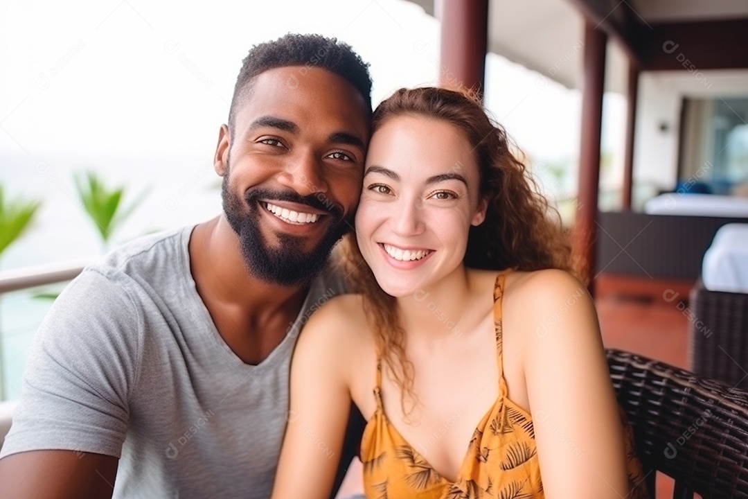 Lindo casal em um restaurante