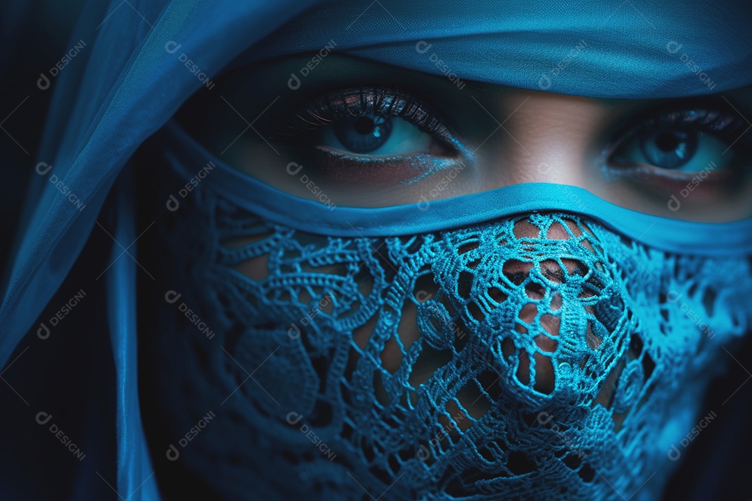 Mulher elegante com lindos olhos usando máscara e hijab de sua cultura